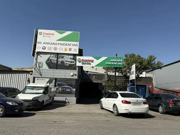 Ostim mağaza ve depomuz – Ostim OSB'deki Castrol Service binamızın ön cephesi.